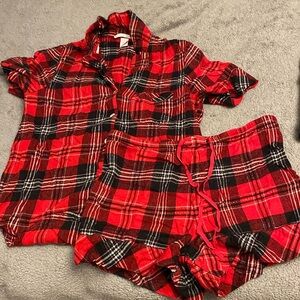Victoria’s Secret pajama set. 2 piece top and bottom short sleeve, and shorts.
